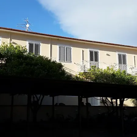 L'ogliera Szálloda 3*